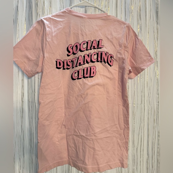 ✨ONE LOVED BABE TEE - Picture 2 of 8